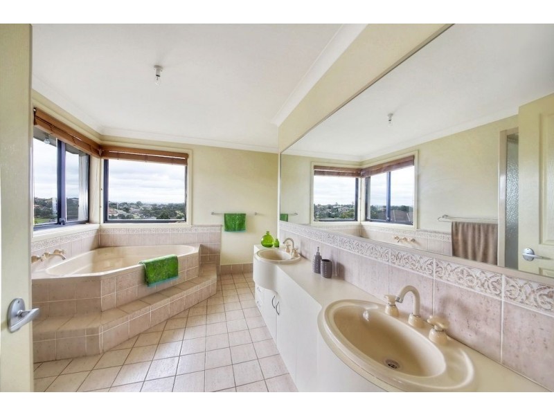 4 Rossiville Place, Glen Alpine NSW 2560