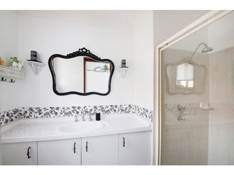 54 Donalbain Circuit, Rosemeadow NSW 2560