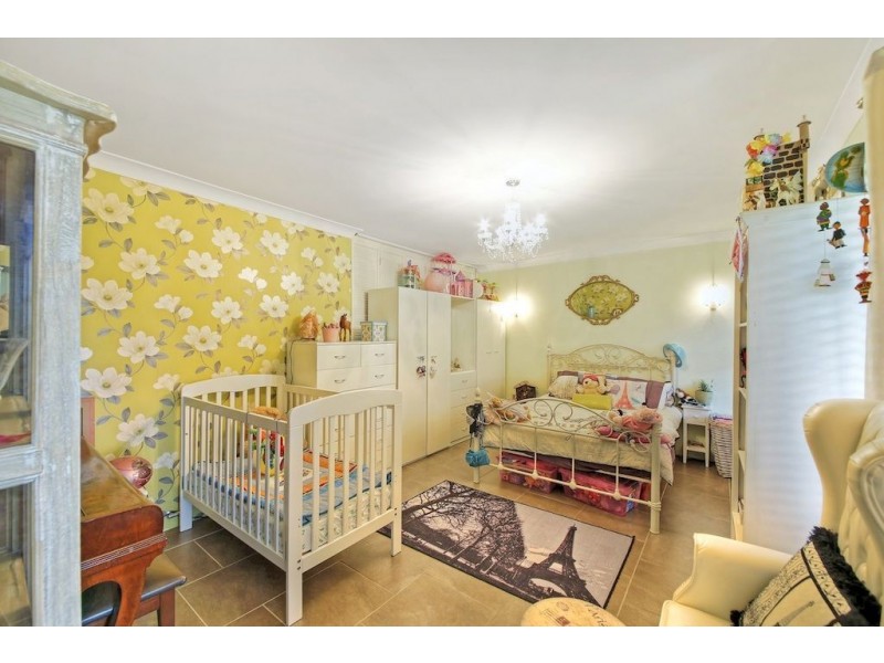 54 Donalbain Circuit, Rosemeadow NSW 2560