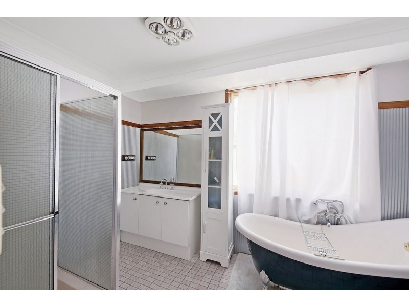 54 Donalbain Circuit, Rosemeadow NSW 2560