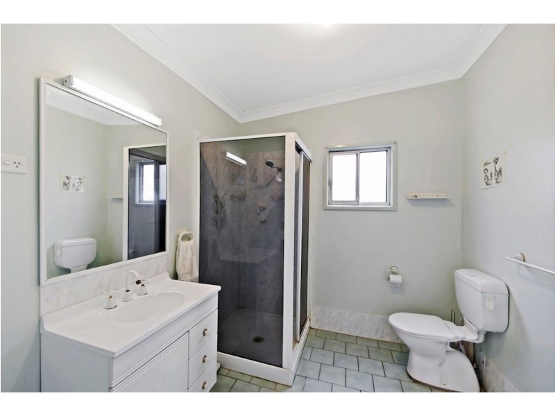 2 Albury Avenue, Campbelltown NSW 2560