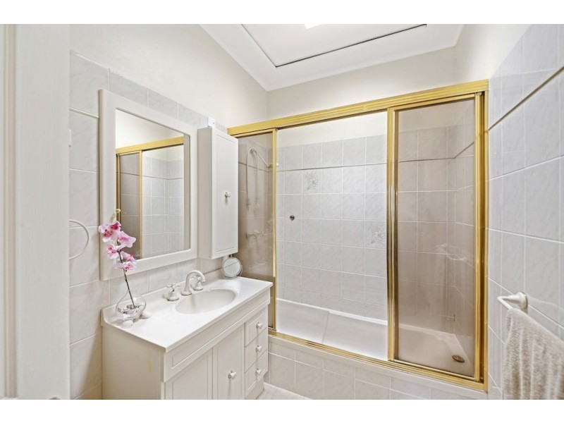 2 Albury Avenue, Campbelltown NSW 2560