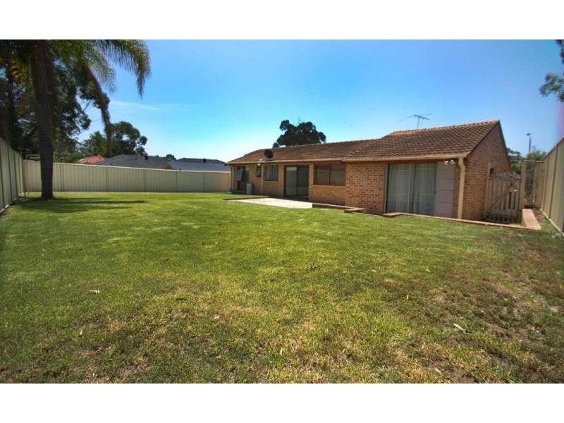 4 Seyton Place, Rosemeadow NSW 2560