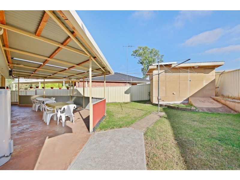 1 Jacaranda Avenue, Bradbury NSW 2560