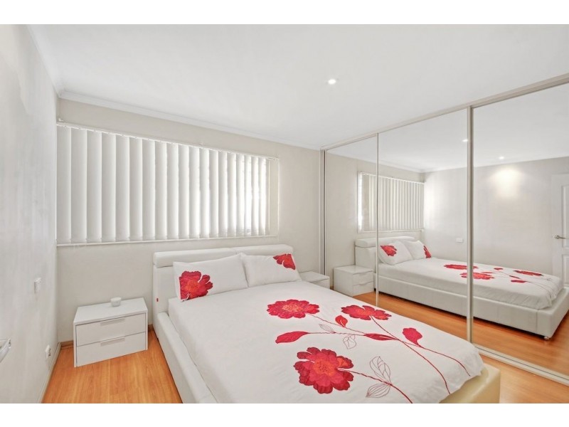 1 Jacaranda Avenue, Bradbury NSW 2560
