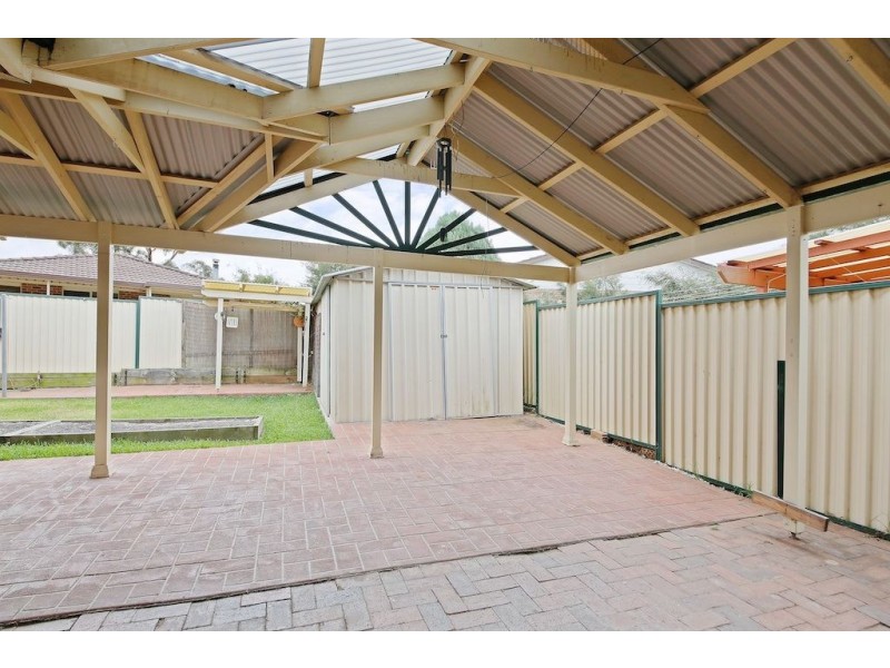 15 Whorlong Street, St Helens Park NSW 2560