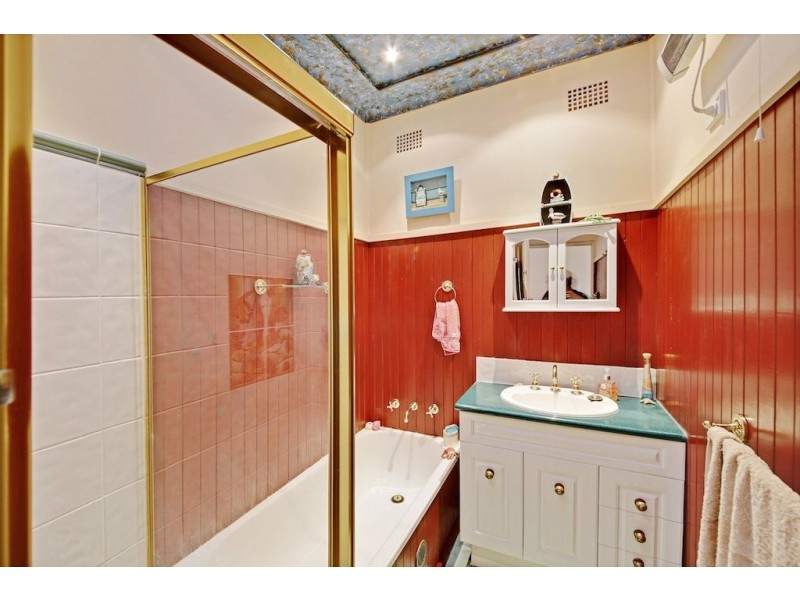 74 Macquarie Avenue, Campbelltown NSW 2560