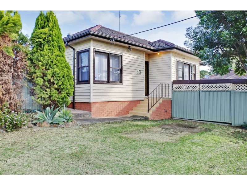 74 Macquarie Avenue, Campbelltown NSW 2560