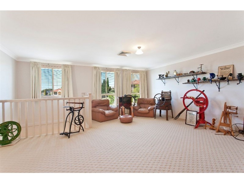 3 Lord Castlereagh Circuit, Macquarie Links NSW 2565
