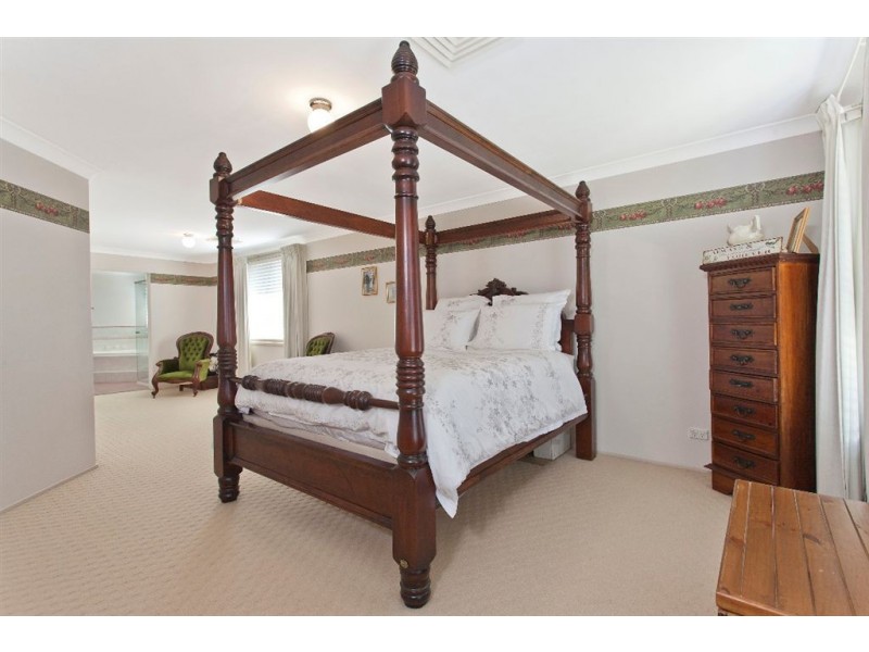 3 Lord Castlereagh Circuit, Macquarie Links NSW 2565