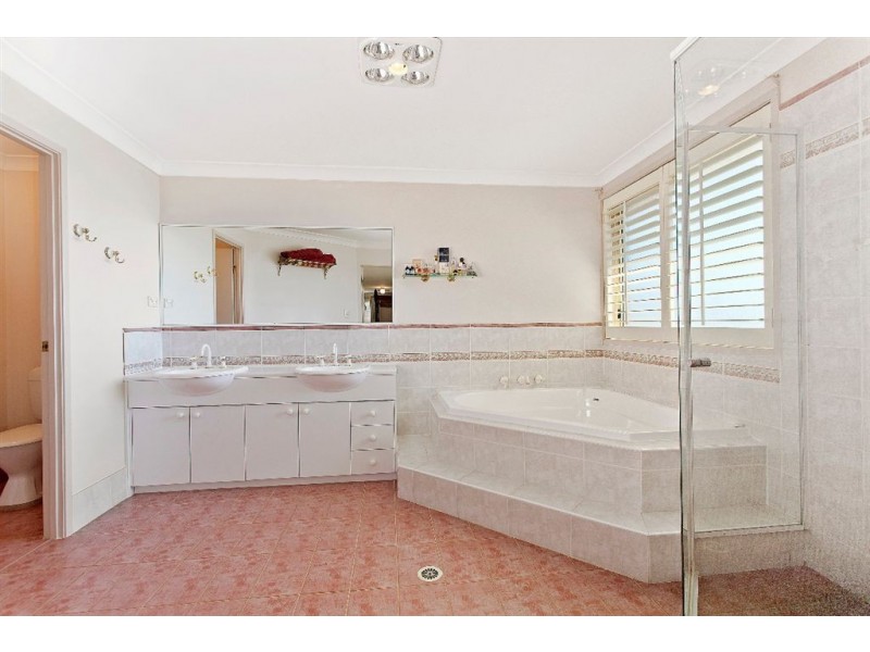 3 Lord Castlereagh Circuit, Macquarie Links NSW 2565