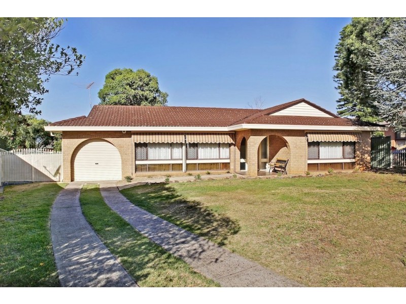 8 Macintyre Crescent, Ruse NSW 2560