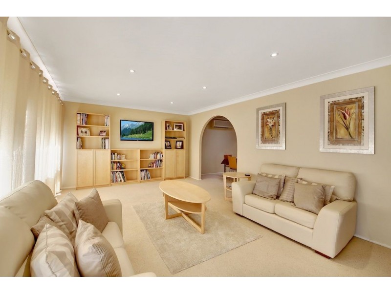 8 Macintyre Crescent, Ruse NSW 2560