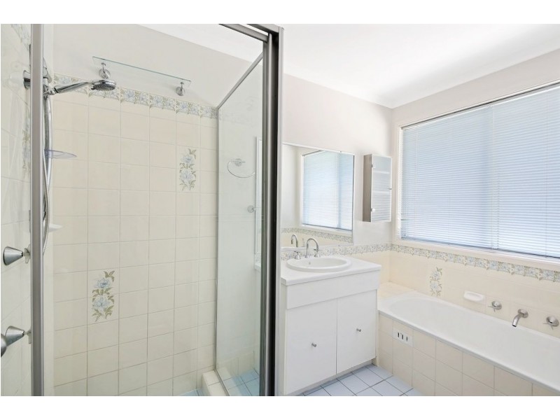 322 Copperfield Drive, Rosemeadow NSW 2560