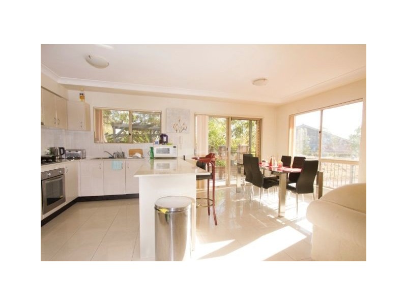 33/41 Woodhouse Drive, Ambarvale NSW 2560