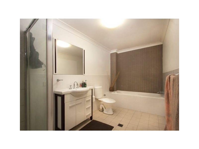 33/41 Woodhouse Drive, Ambarvale NSW 2560