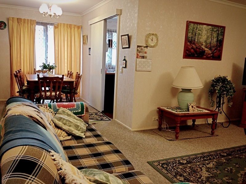 2 Georgiana Crescent, Ambarvale NSW 2560