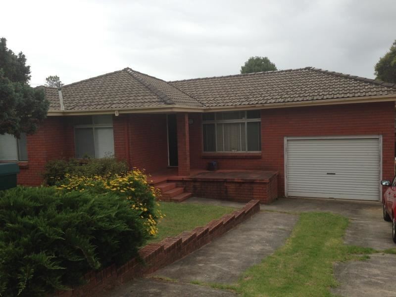 8 College Rd, Campbelltown NSW 2560