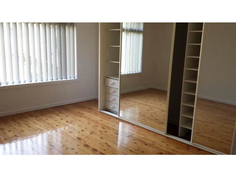 8 College Rd, Campbelltown NSW 2560