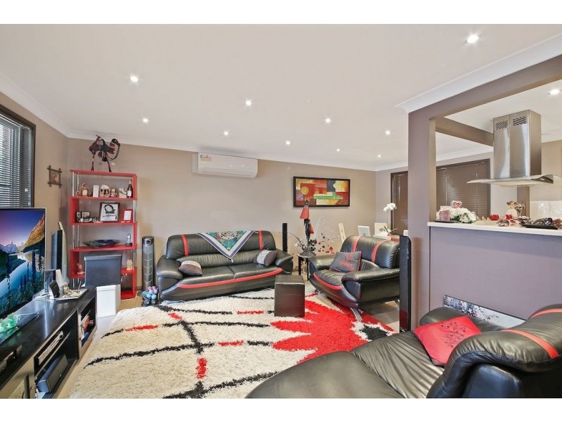 8 Epping Forest Drive, Eschol Park NSW 2558