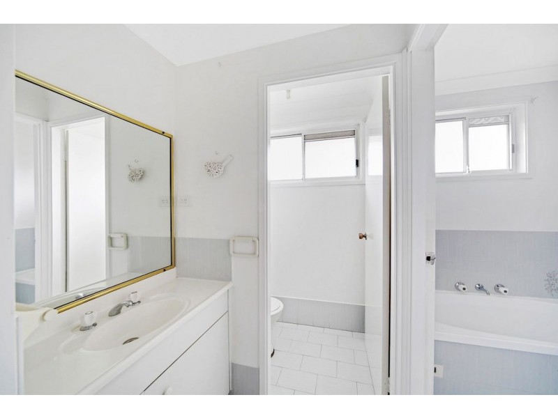 4 Viscount Close, Raby NSW 2566