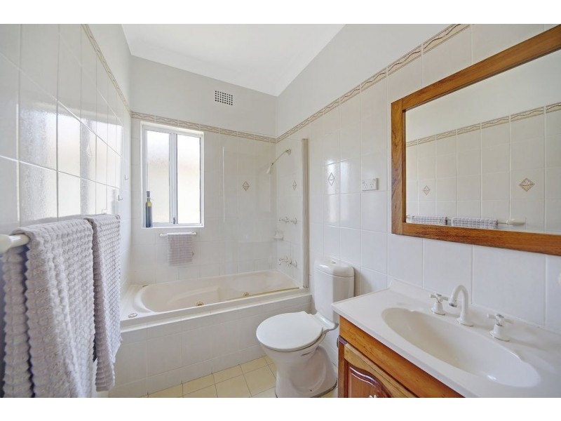 18 Bocking Avenue, Bradbury NSW 2560