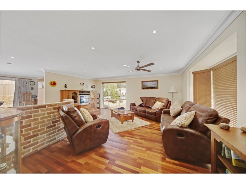 9 Laguna Place, Glen Alpine NSW 2560