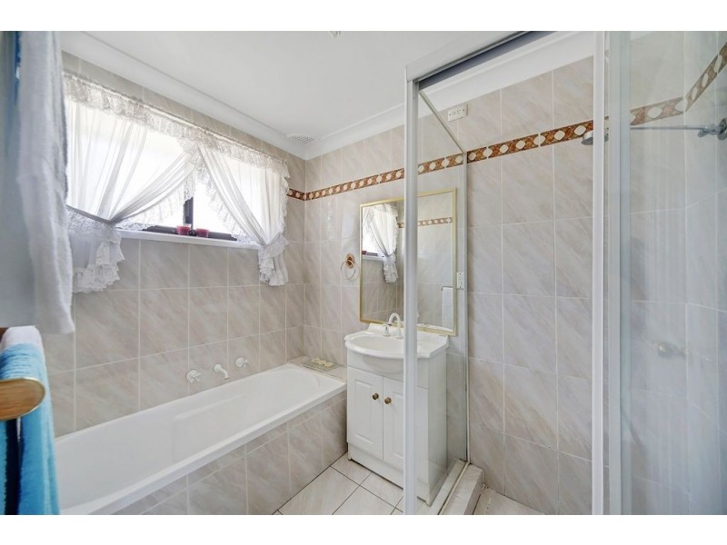 6 Cromarty Place, St Andrews NSW 2566