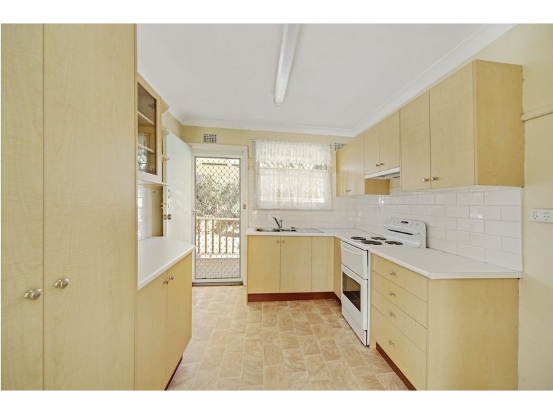 35 Brudenell Avenue, Leumeah NSW 2560