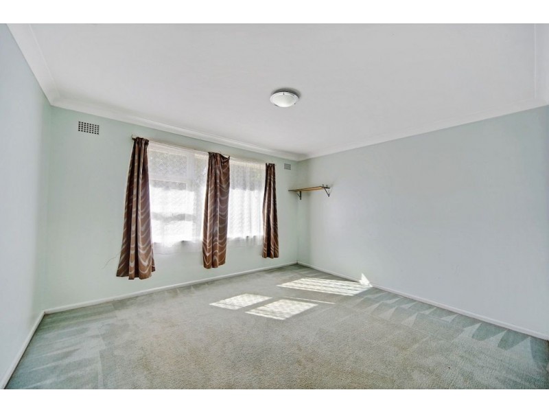 35 Brudenell Avenue, Leumeah NSW 2560