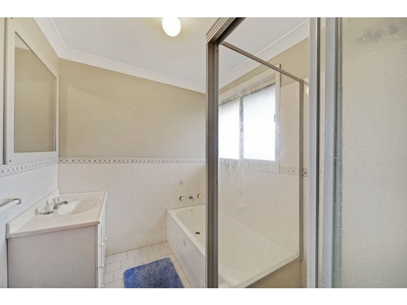 5/33 Woodhouse Drive, Ambarvale NSW 2560