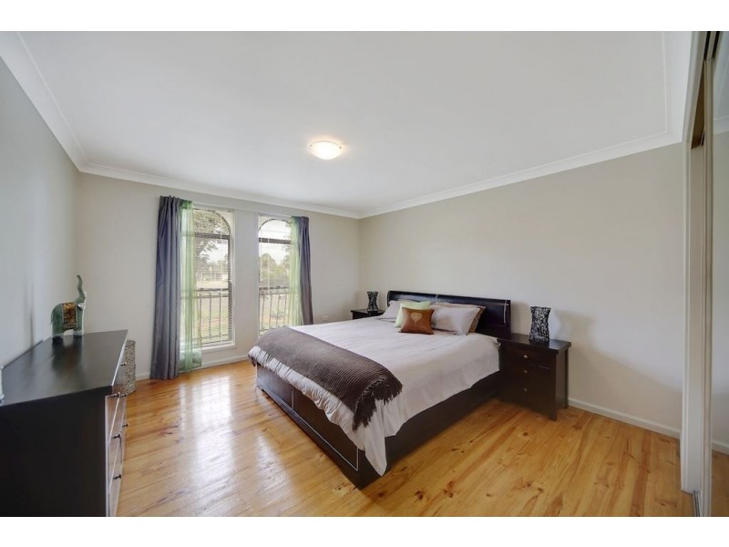 8 Oberon Road, Ruse NSW 2560