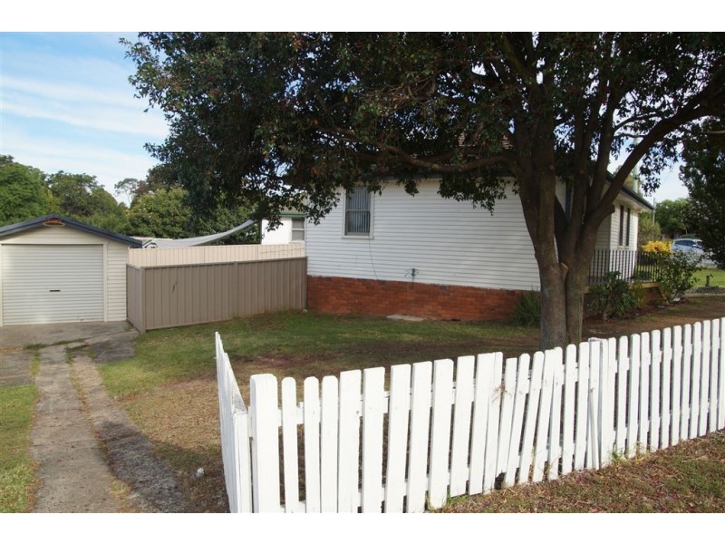 2 Milton Crescent, Leumeah NSW 2560