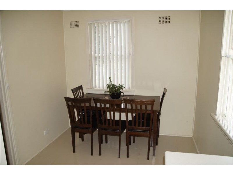 2 Milton Crescent, Leumeah NSW 2560