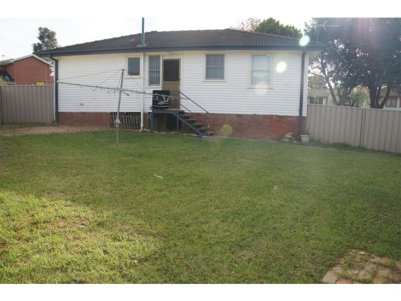 2 Milton Crescent, Leumeah NSW 2560