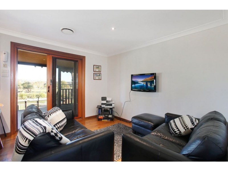 51 Cummins Road, Menangle Park NSW 2563