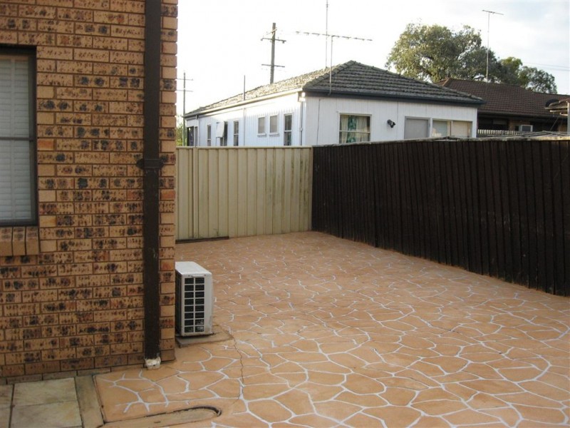 1/2A Condamine Street, Campbelltown NSW 2560