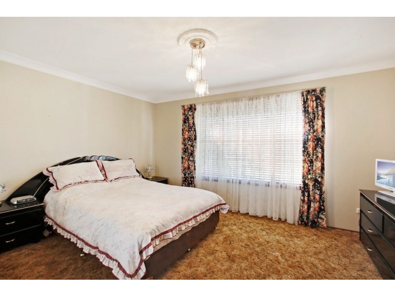 19 The Parkway, Bradbury NSW 2560