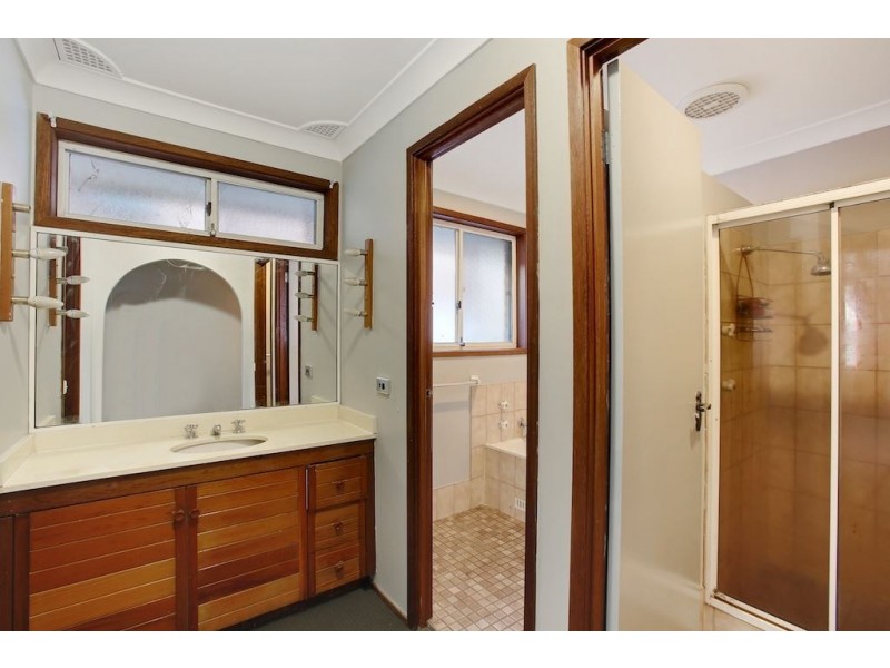 18 Collaroy Road, Woodbine NSW 2560