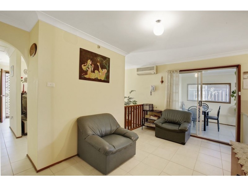 9 Selms Place, Minto NSW 2566