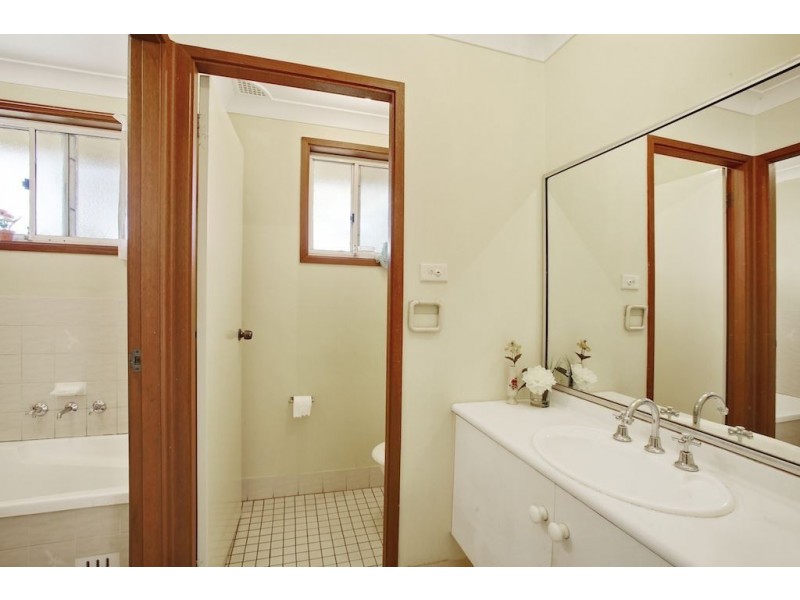 9 Selms Place, Minto NSW 2566
