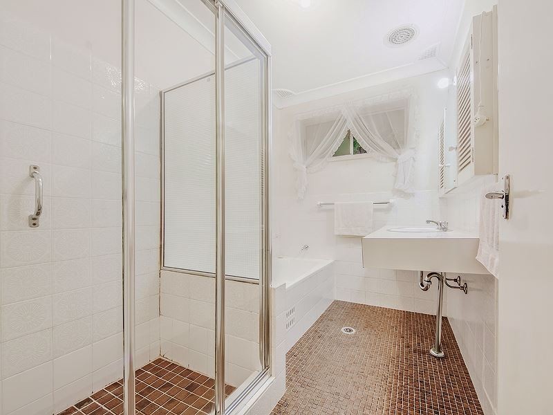 16 Colong Crescent, Leumeah NSW 2560