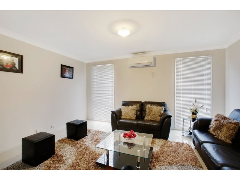 8 Perisher Circuit, Minto NSW 2566