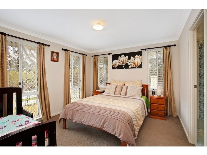 8 Perisher Circuit, Minto NSW 2566