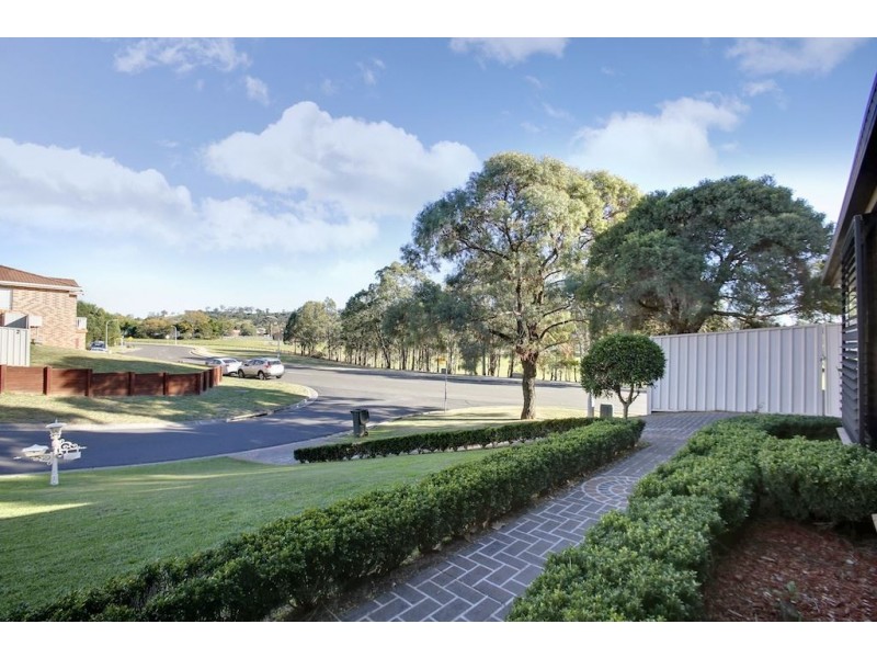 1 Seine Place, Kearns NSW 2558