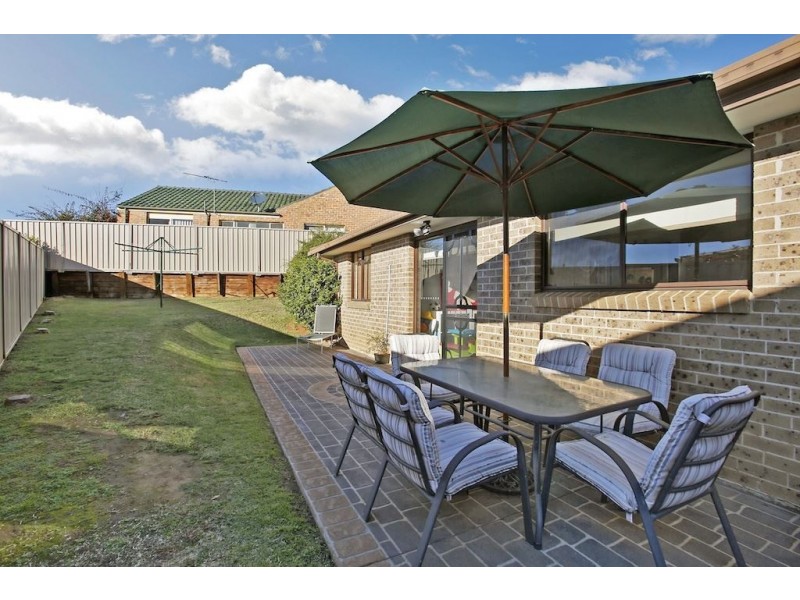 1 Seine Place, Kearns NSW 2558