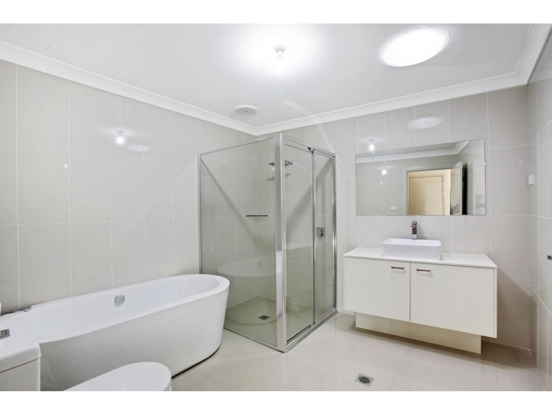 11 Marian Drive, Rosemeadow NSW 2560