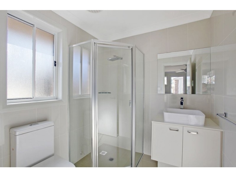 11 Marian Drive, Rosemeadow NSW 2560