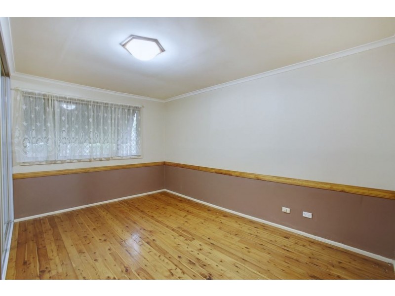 13 Borthwick Street, Minto NSW 2566