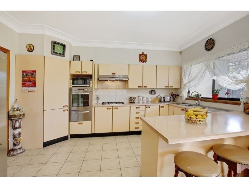 52 Cornelian Avenue, Eagle Vale NSW 2558